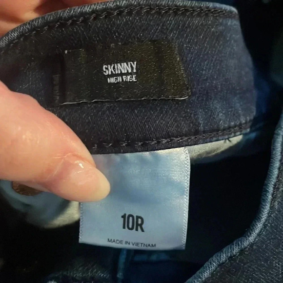 Size 10 Dark wash Express Skinny jeans - Picture 5 of 7
